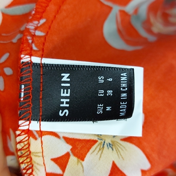 Red Dress with floral print - Picture 5 of 7